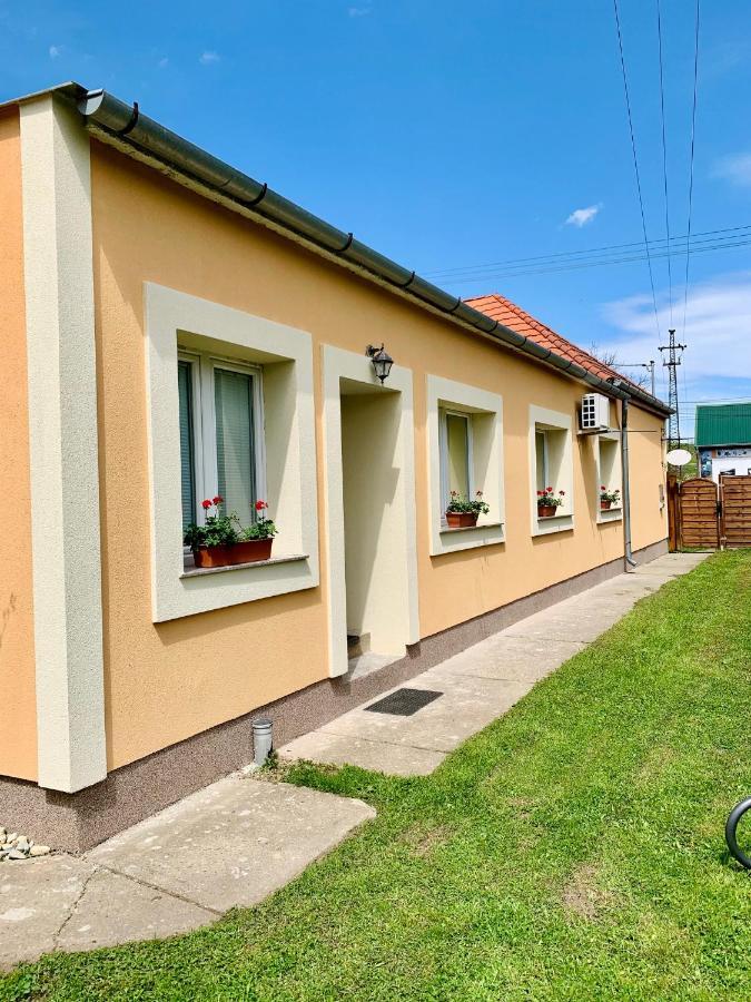Mátrai Vadászház Matraterenye Exterior foto